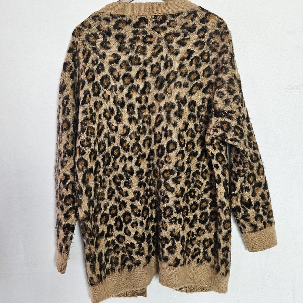 Divided H&M Leopard Print Cardigan Size Large - Picture 9 of 13